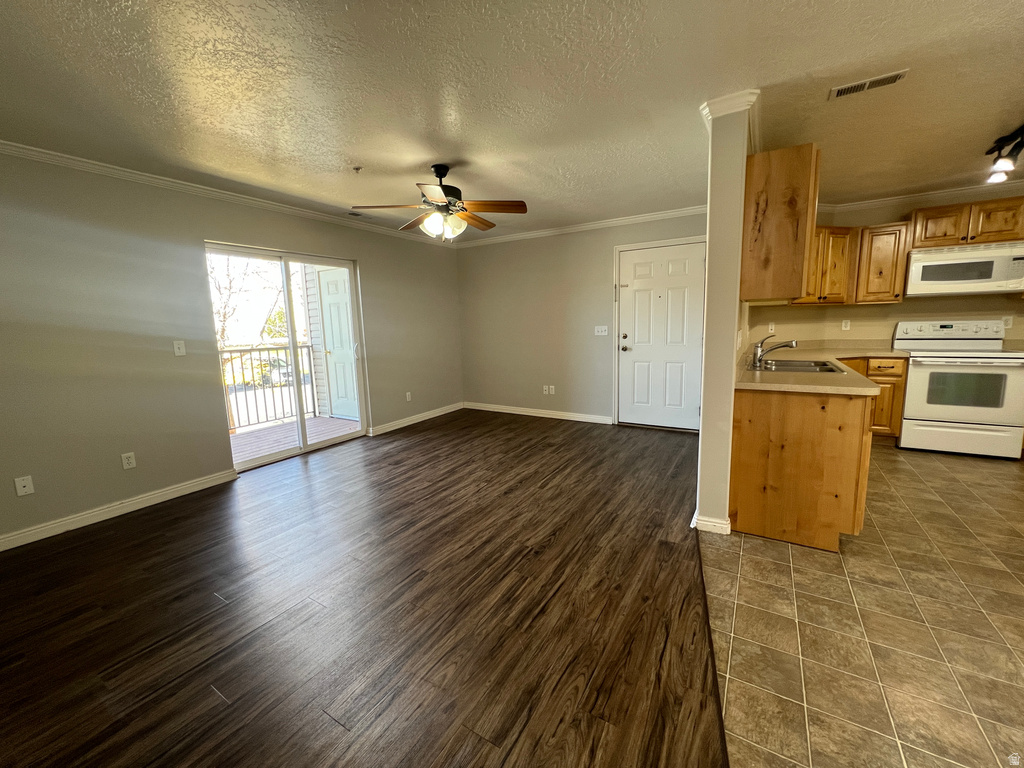 8198 N CEDAR SPRINGS RD #T6 Eagle Mountain, UT 84005