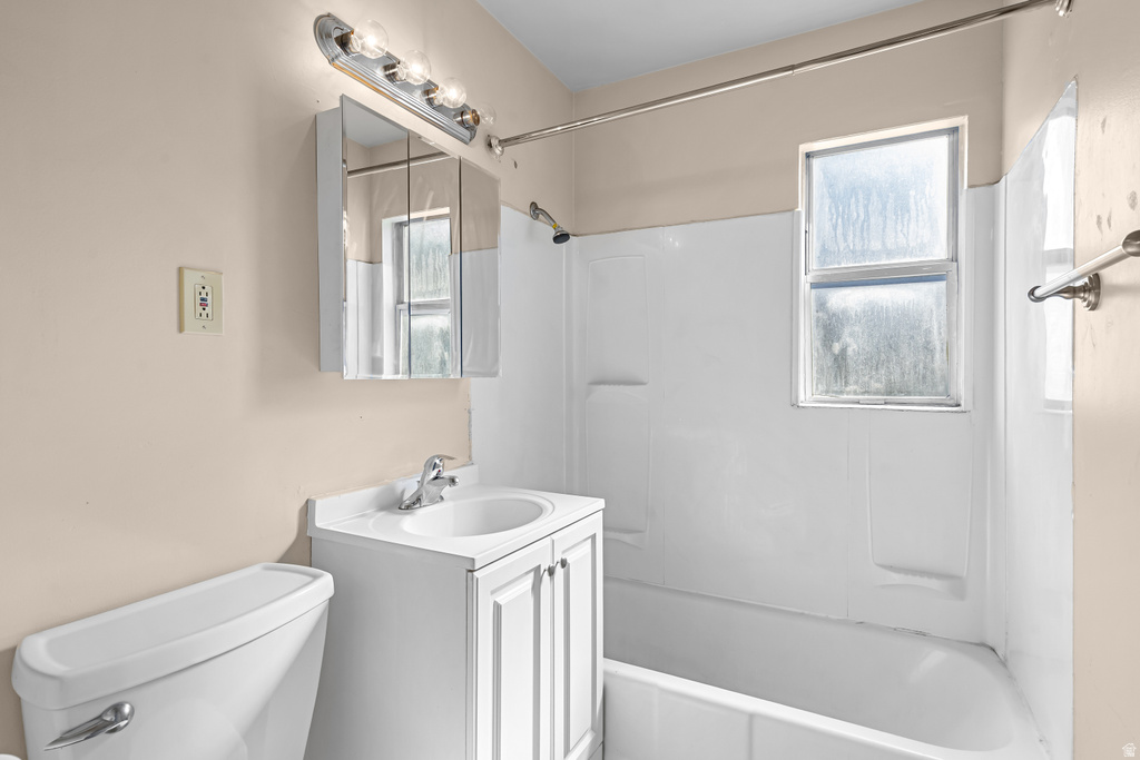 4594 S 250 E Washington Terrace, UT 84405