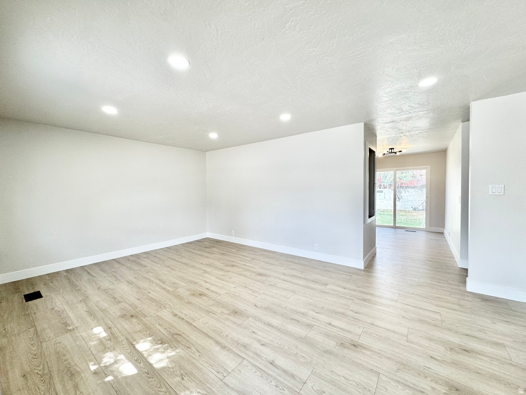 5222 S QUEENSWOOD DR Taylorsville, UT 84129