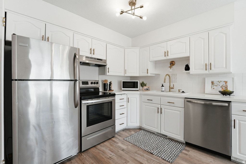 9754 S YORKSHIRE DR South Jordan, UT 84009