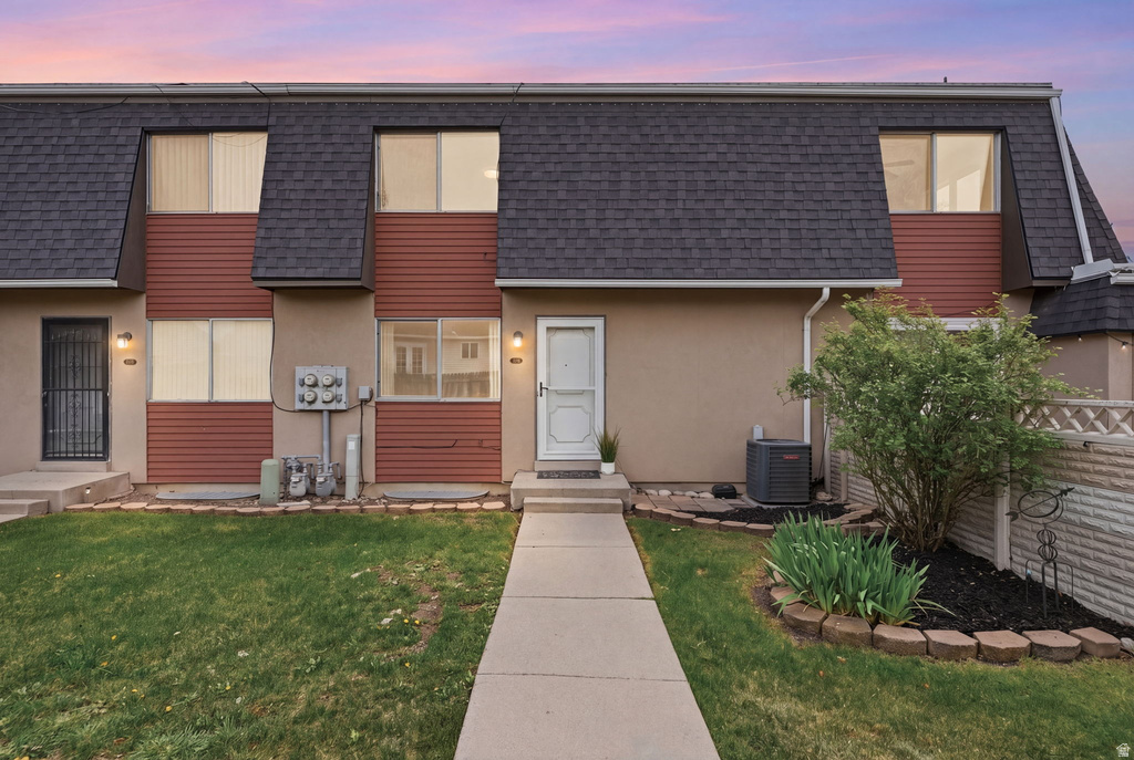 9754 S YORKSHIRE DR South Jordan, UT 84009