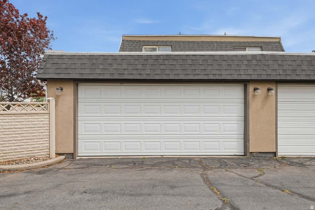 9754 S YORKSHIRE DR South Jordan, UT 84009