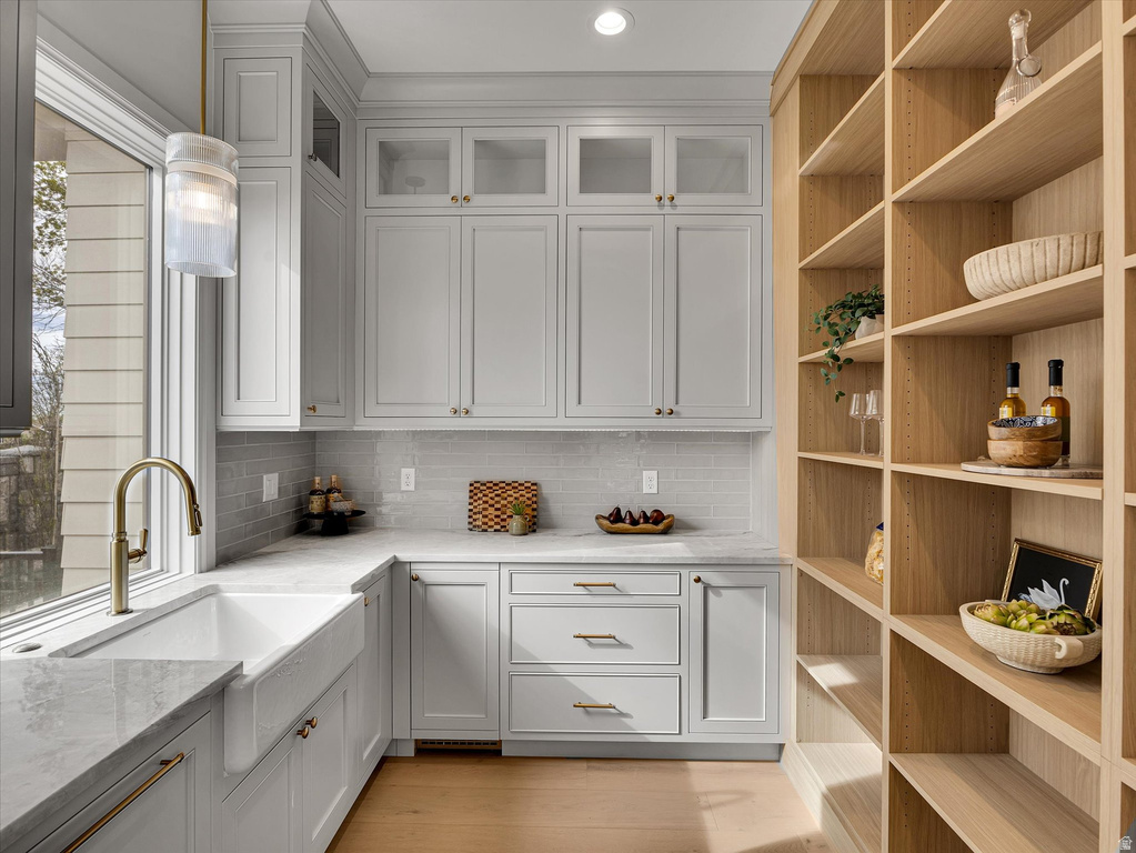 Storage area featuring a sink