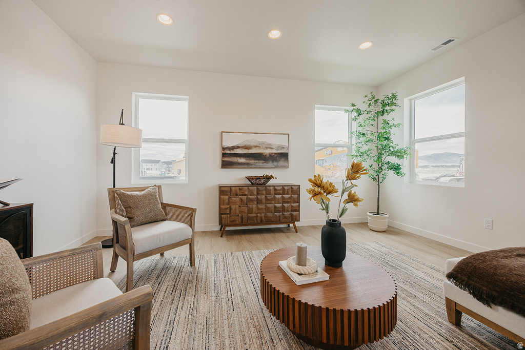 5233 S PARAMOUNT DR Riverdale, UT 84405