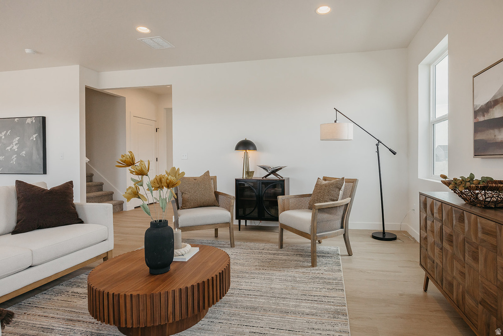 5233 S PARAMOUNT DR Riverdale, UT 84405