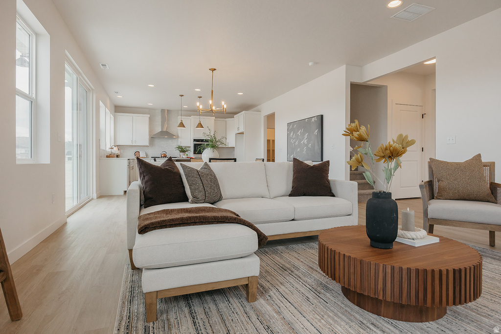 5233 S PARAMOUNT DR Riverdale, UT 84405