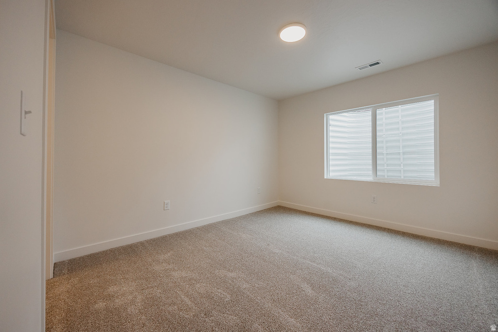 5233 S PARAMOUNT DR Riverdale, UT 84405