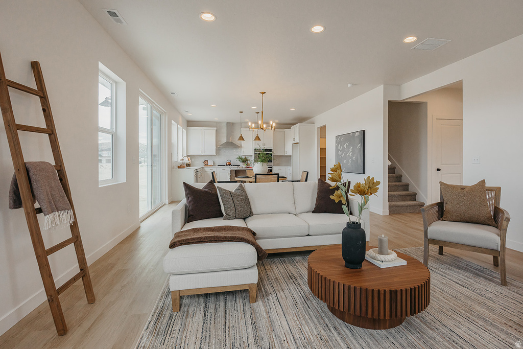 5233 S PARAMOUNT DR Riverdale, UT 84405