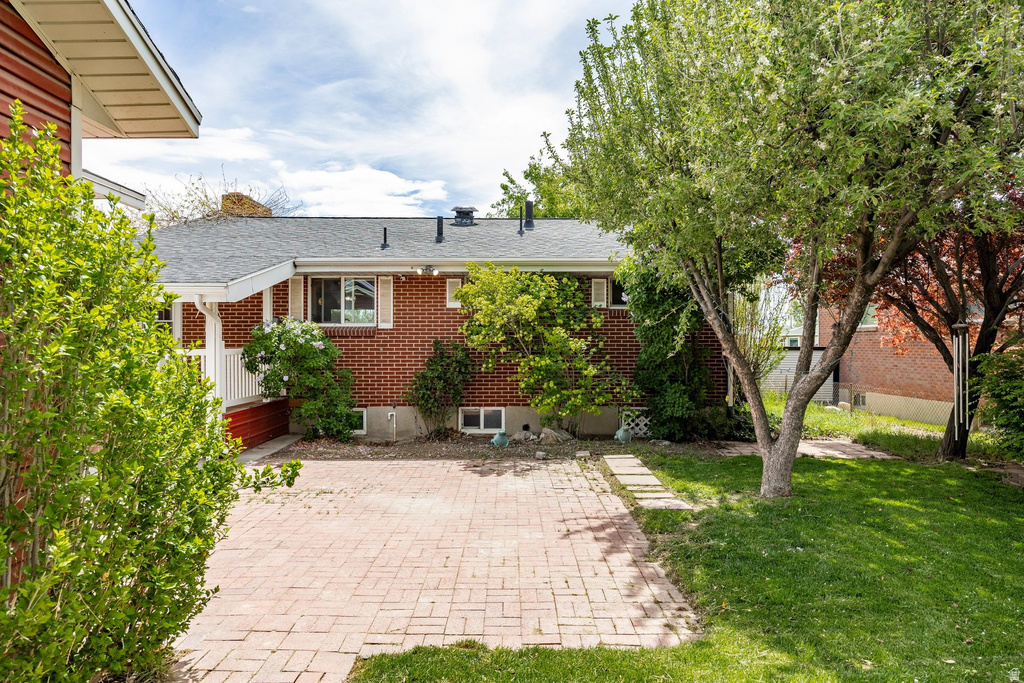 182 W CORNELL DR Midvale, UT 84047