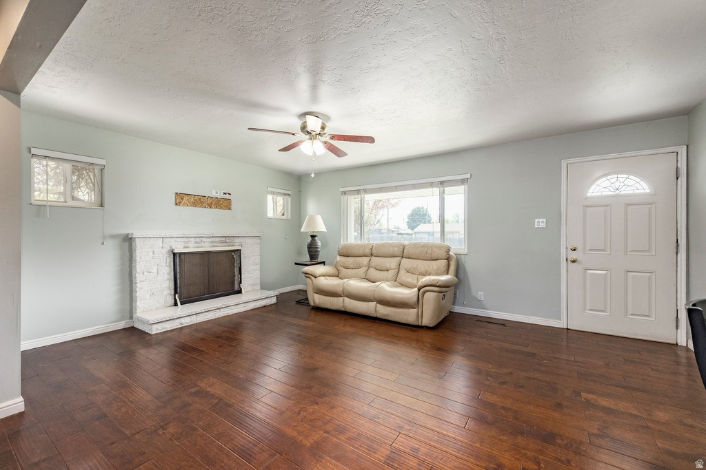 182 W CORNELL DR Midvale, UT 84047