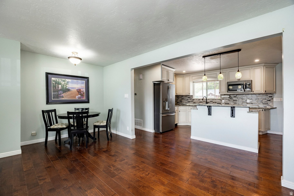 182 W CORNELL DR Midvale, UT 84047