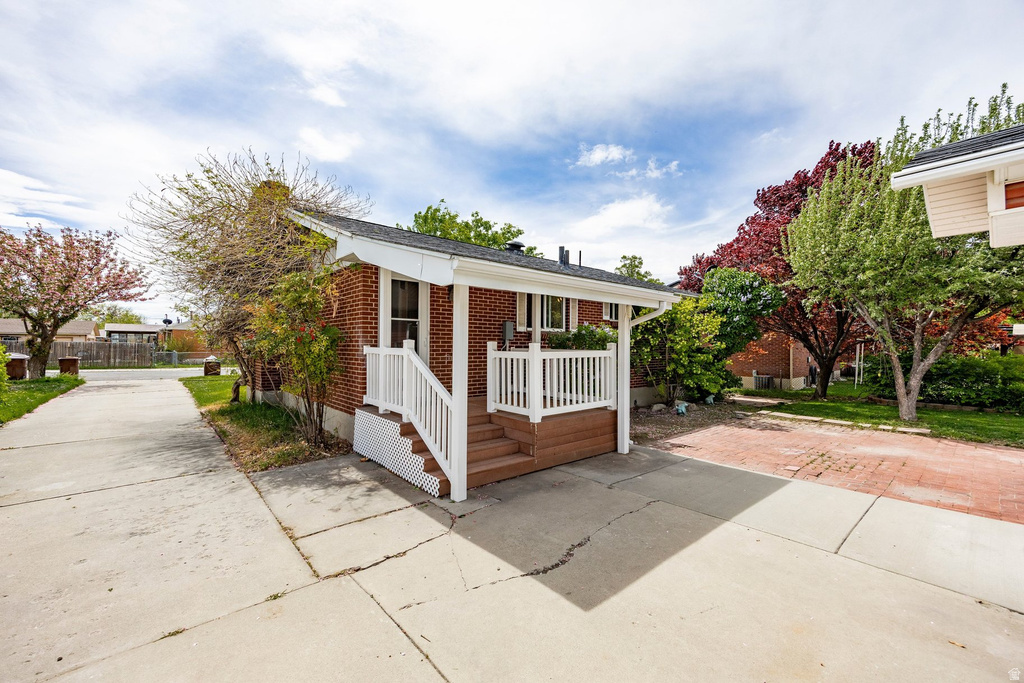 182 W CORNELL DR Midvale, UT 84047