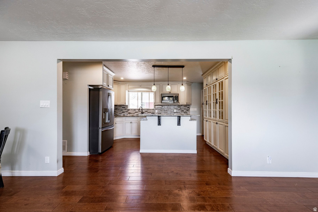 182 W CORNELL DR Midvale, UT 84047