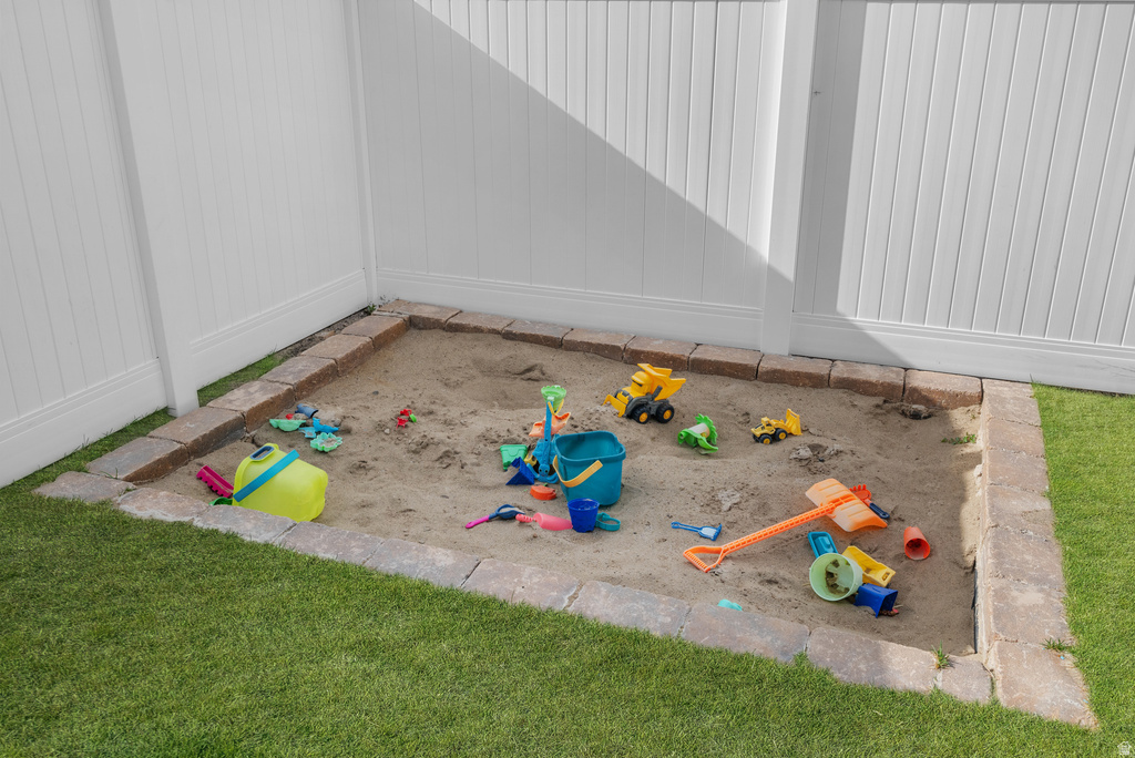 826 W WALNUT BARK LN Mapleton, UT 84664