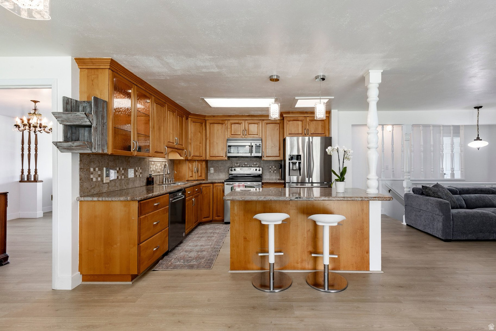 8291 S CRAVALAN CIR Sandy, UT 84093