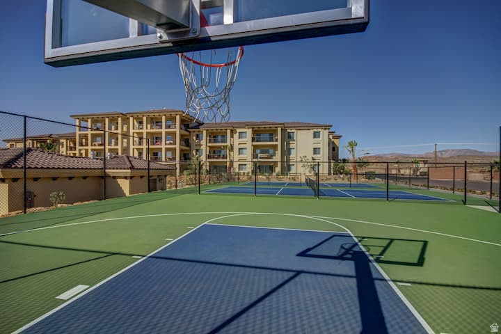 1111 S GAP CANYON PKWY DR #W101 St George, UT 84770