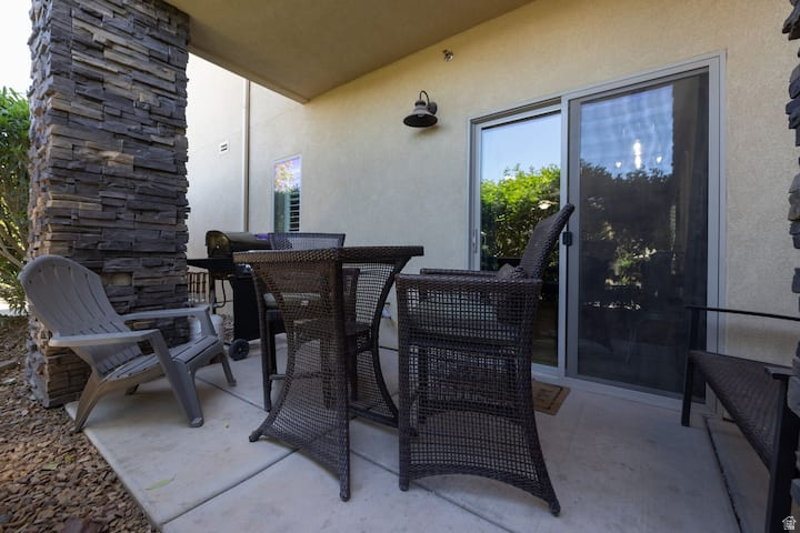 1111 S GAP CANYON PKWY DR #W101 St George, UT 84770