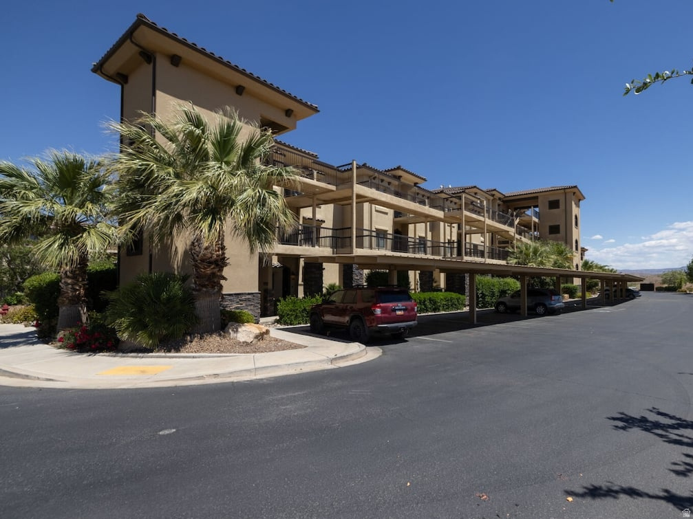 1111 S GAP CANYON PKWY DR #W101 St George, UT 84770