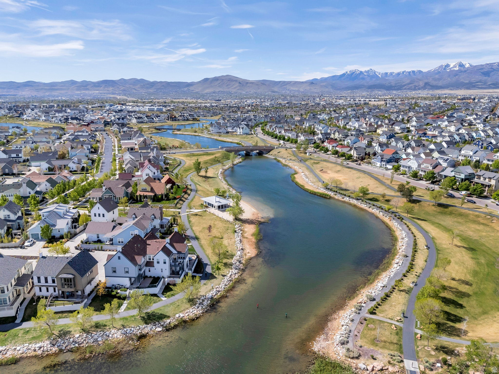 10536 S TOPVIEW RD South Jordan, UT 84009