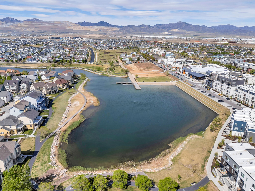 10536 S TOPVIEW RD South Jordan, UT 84009