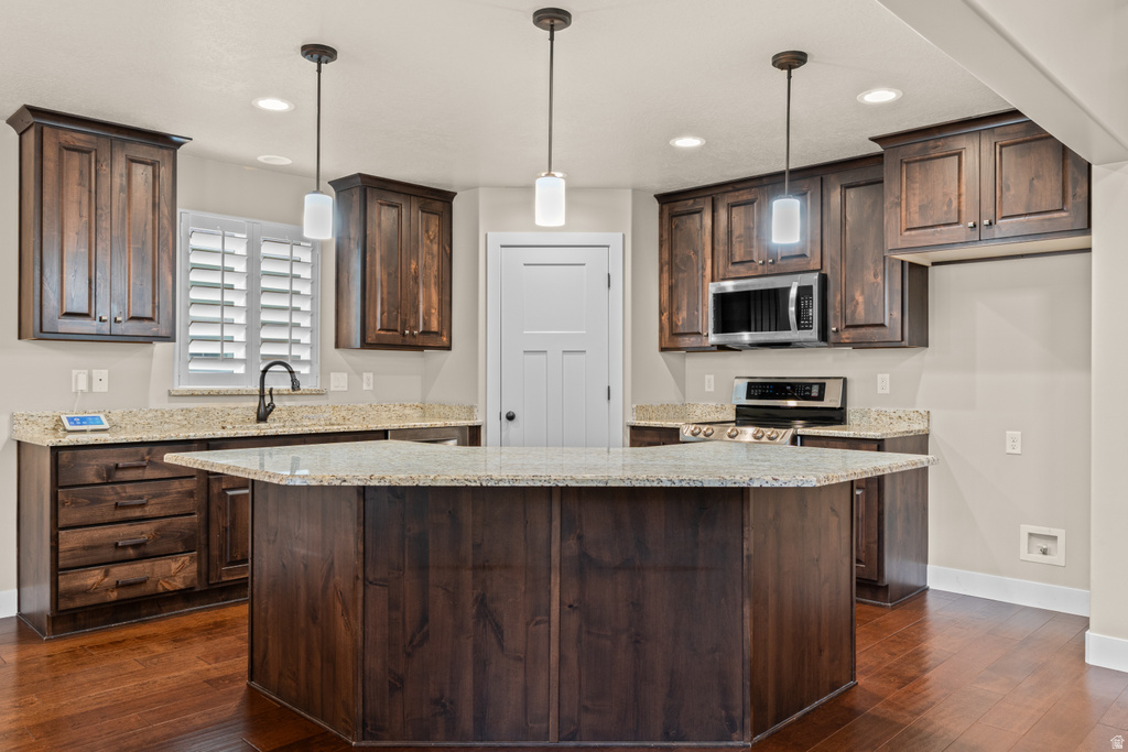 378 N THURSTON LN Layton, UT 84040