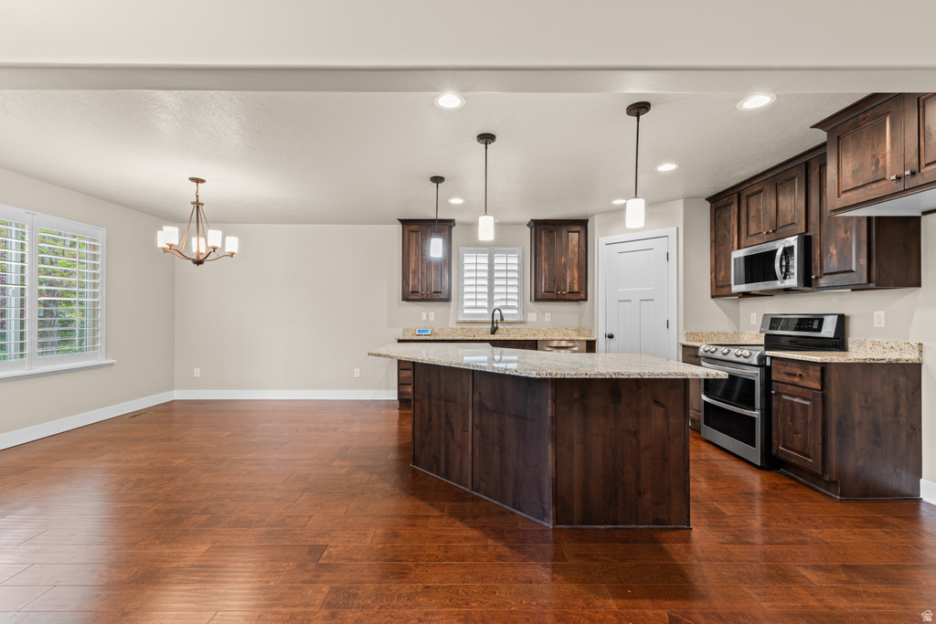378 N THURSTON LN Layton, UT 84040