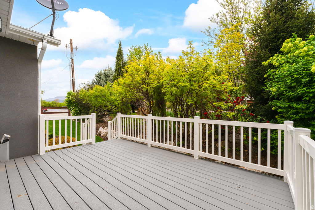 378 N THURSTON LN Layton, UT 84040