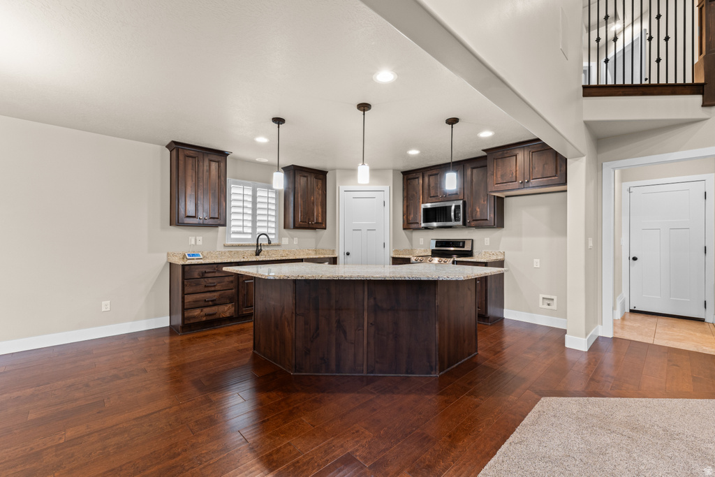 378 N THURSTON LN Layton, UT 84040