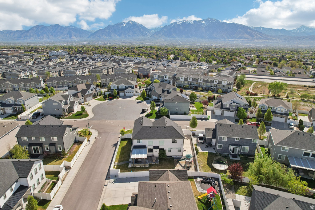 10956 S COASTAL DUNE DR South Jordan, UT 84009