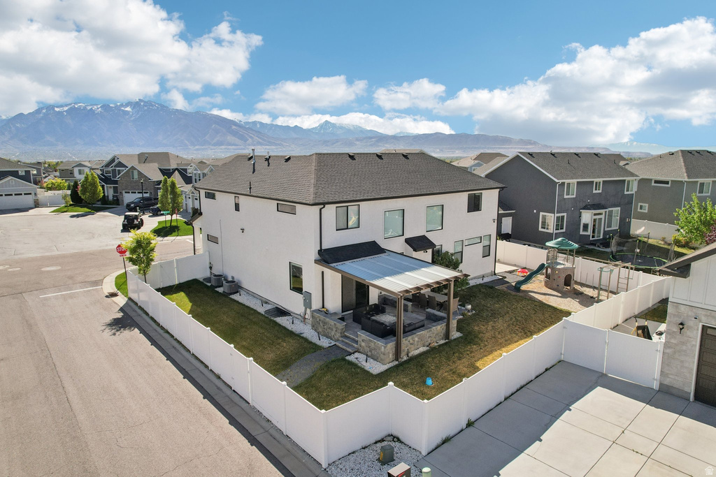 10956 S COASTAL DUNE DR South Jordan, UT 84009
