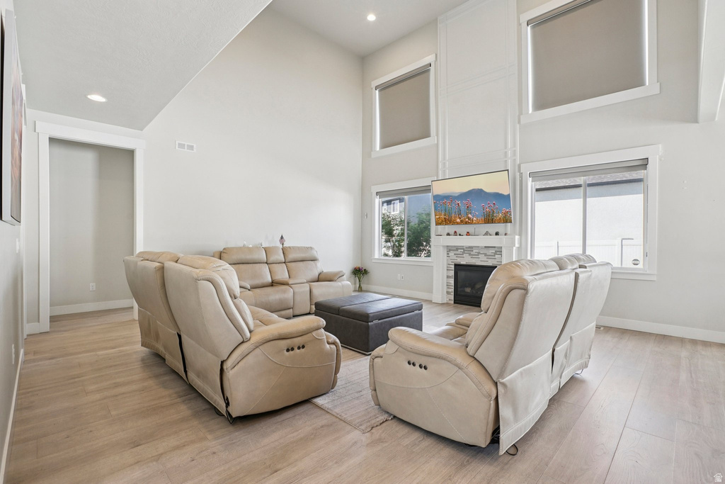 10956 S COASTAL DUNE DR South Jordan, UT 84009