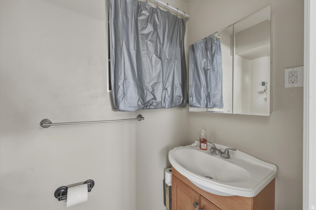 390 E UTAH AVE Tooele, UT 84074