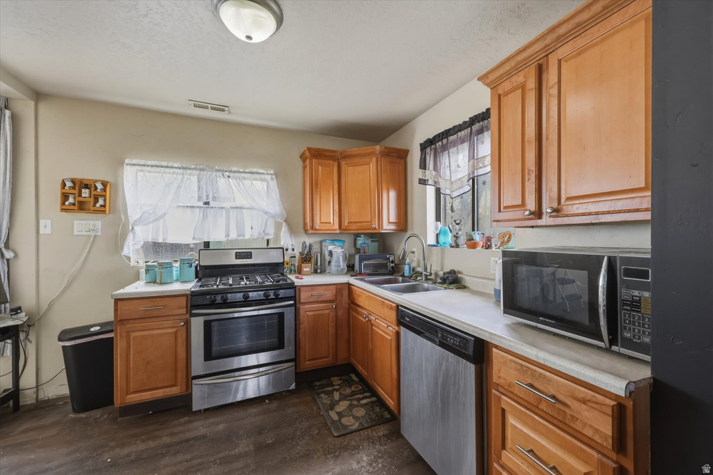 390 E UTAH AVE Tooele, UT 84074