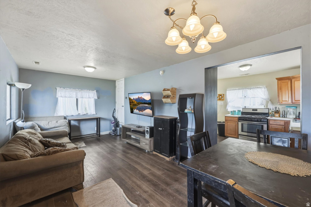 390 E UTAH AVE Tooele, UT 84074