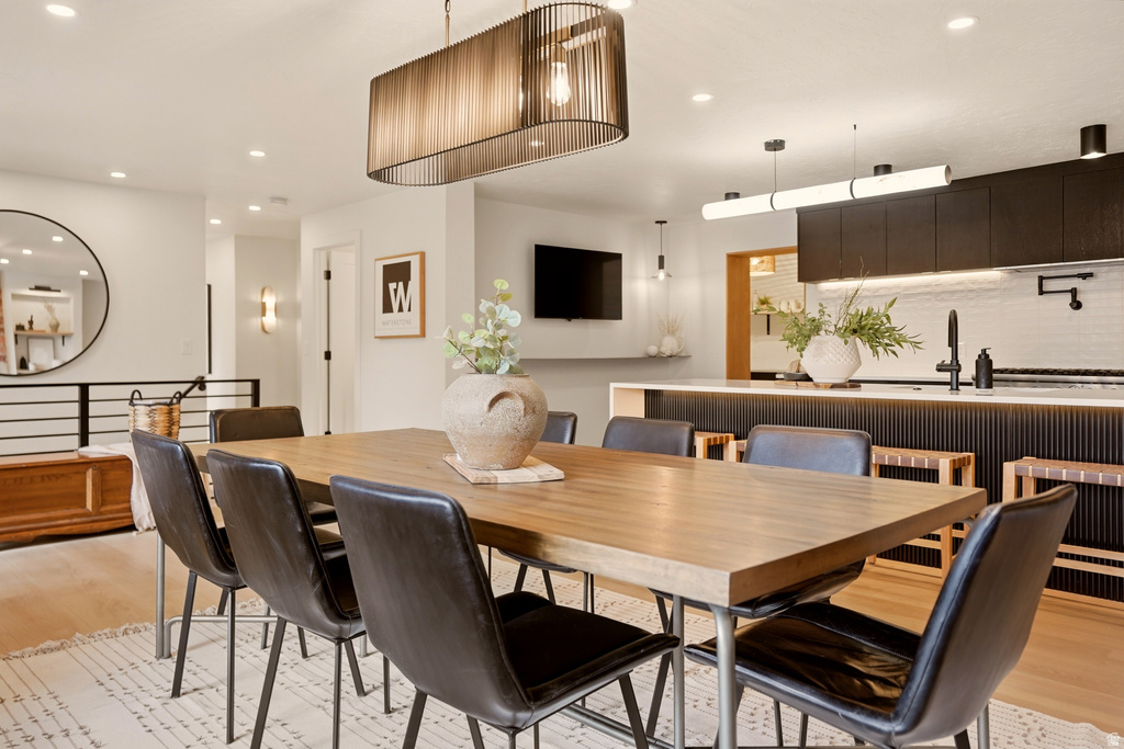 1975 E GUNDERSON LN Holladay, UT 84124