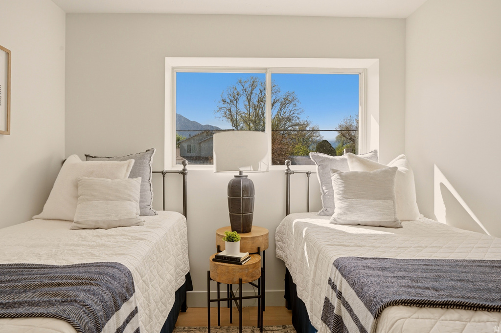 1975 E GUNDERSON LN Holladay, UT 84124