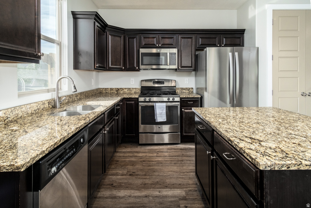 6963 W OTTER CREEK DR West Jordan, UT 84081