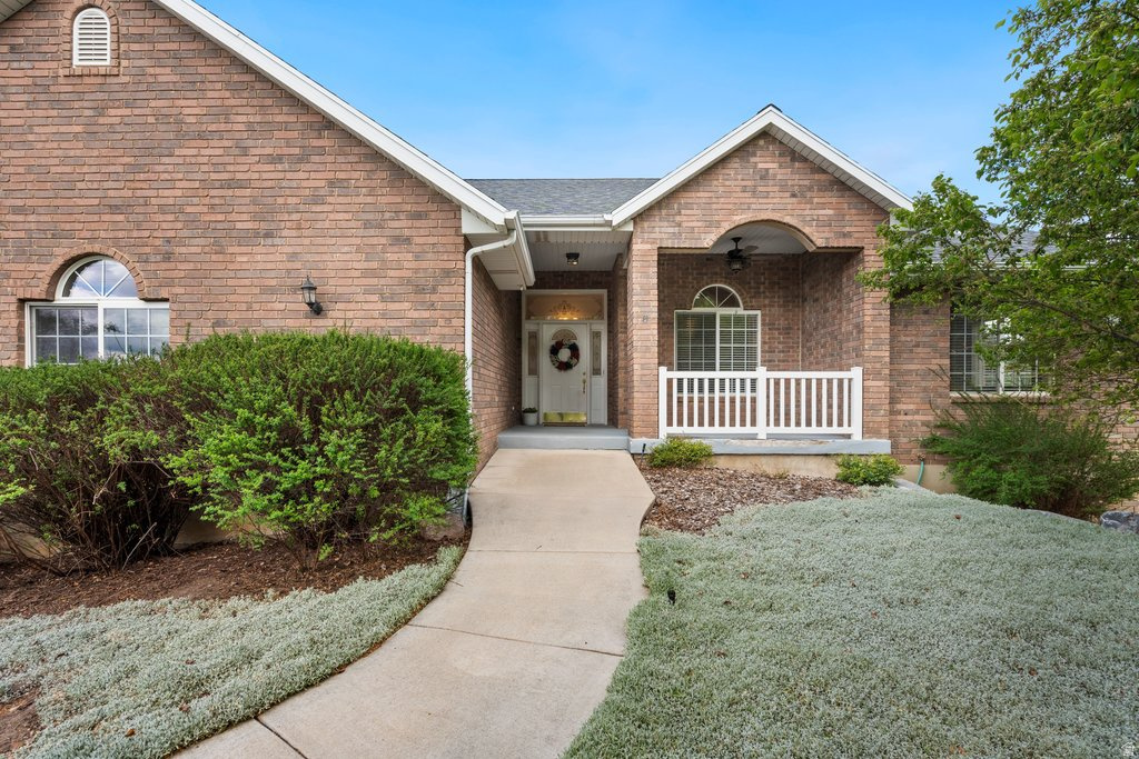 555 E 1600 S Mapleton, UT 84664