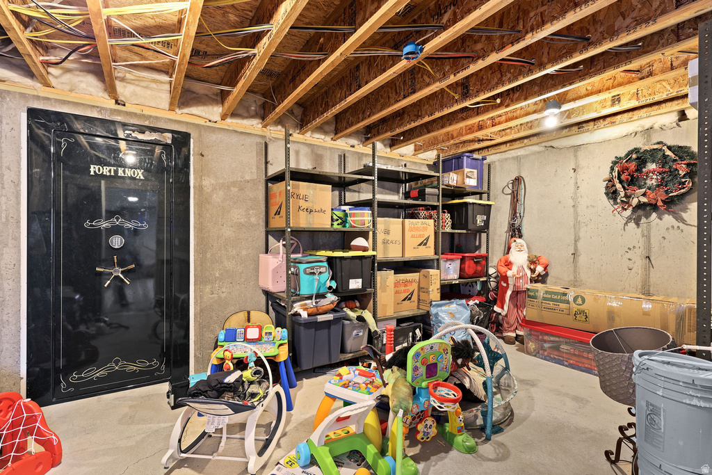 766 W 2825 N Pleasant View, UT 84414