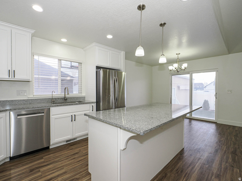 868 E CLIFFROSE DR Eagle Mountain, UT 84005