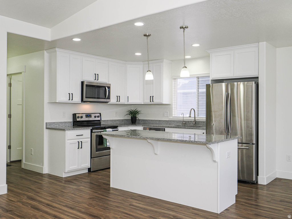 868 E CLIFFROSE DR Eagle Mountain, UT 84005