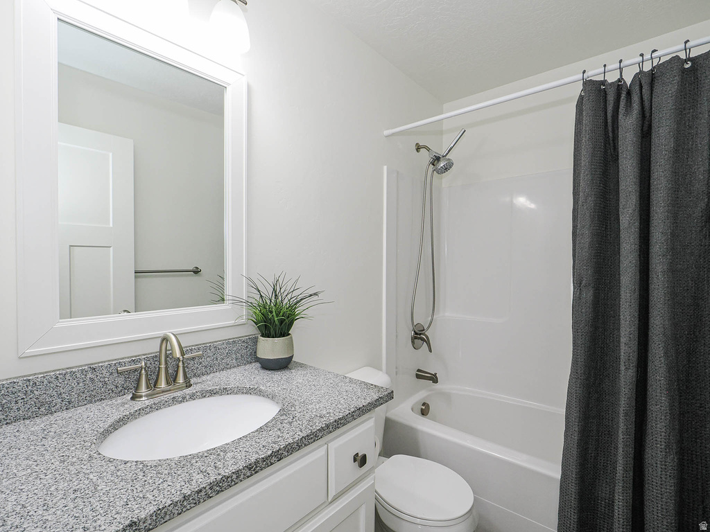 868 E CLIFFROSE DR Eagle Mountain, UT 84005