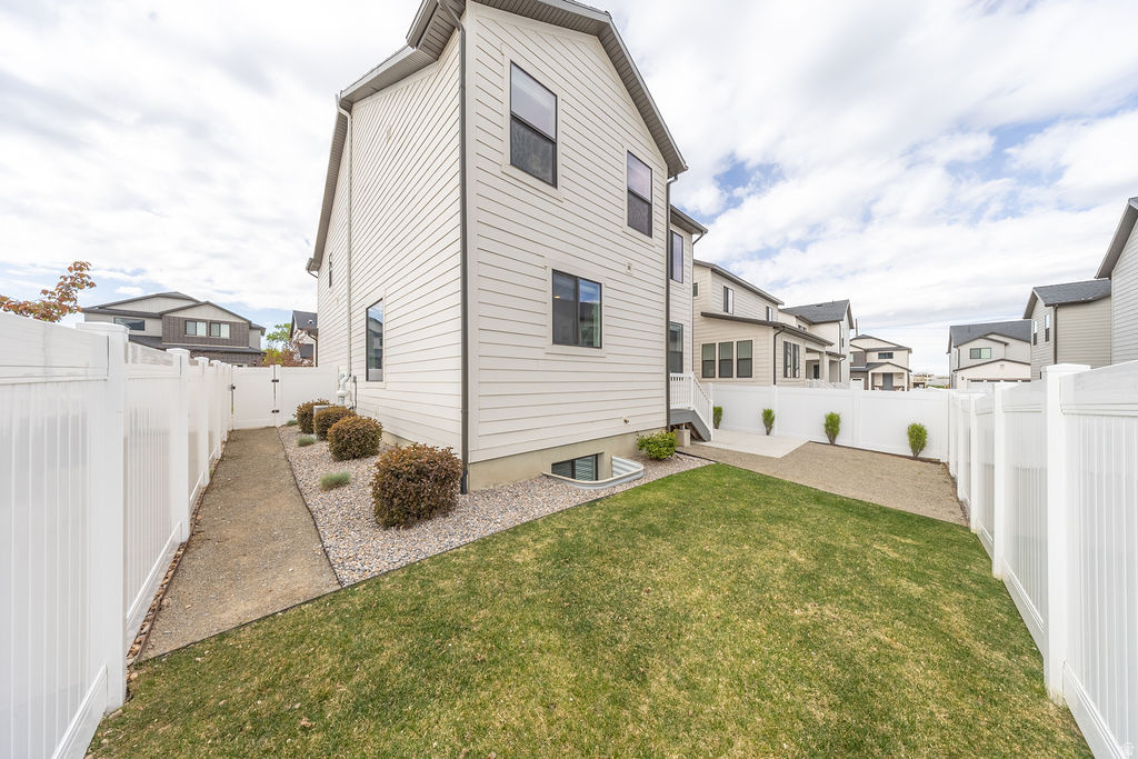 18 W LADY LN Bountiful, UT 84010