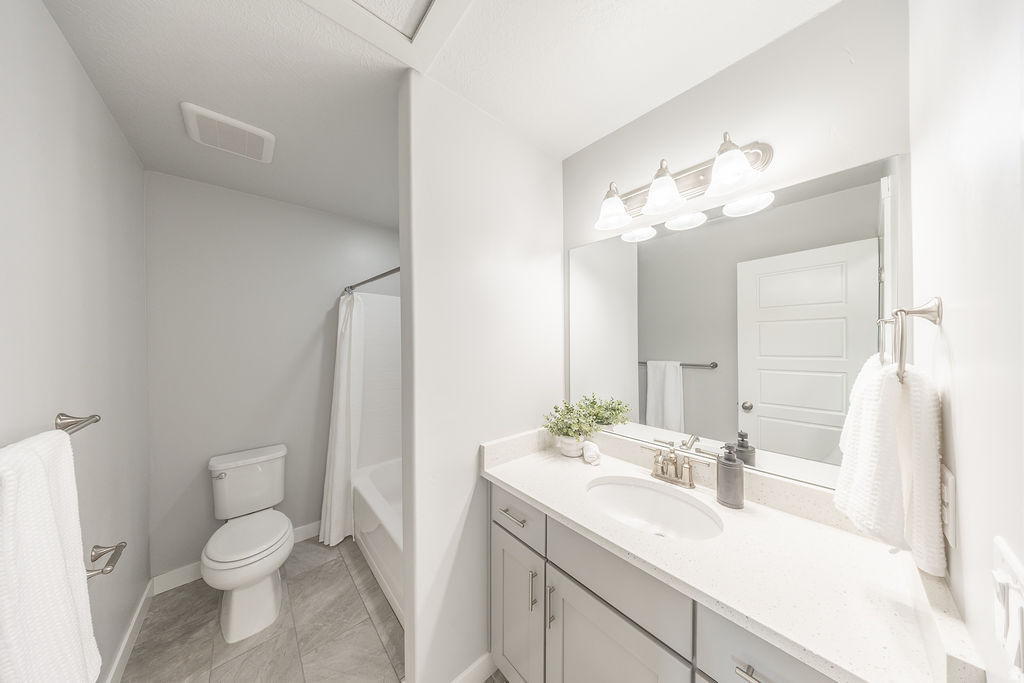 18 W LADY LN Bountiful, UT 84010