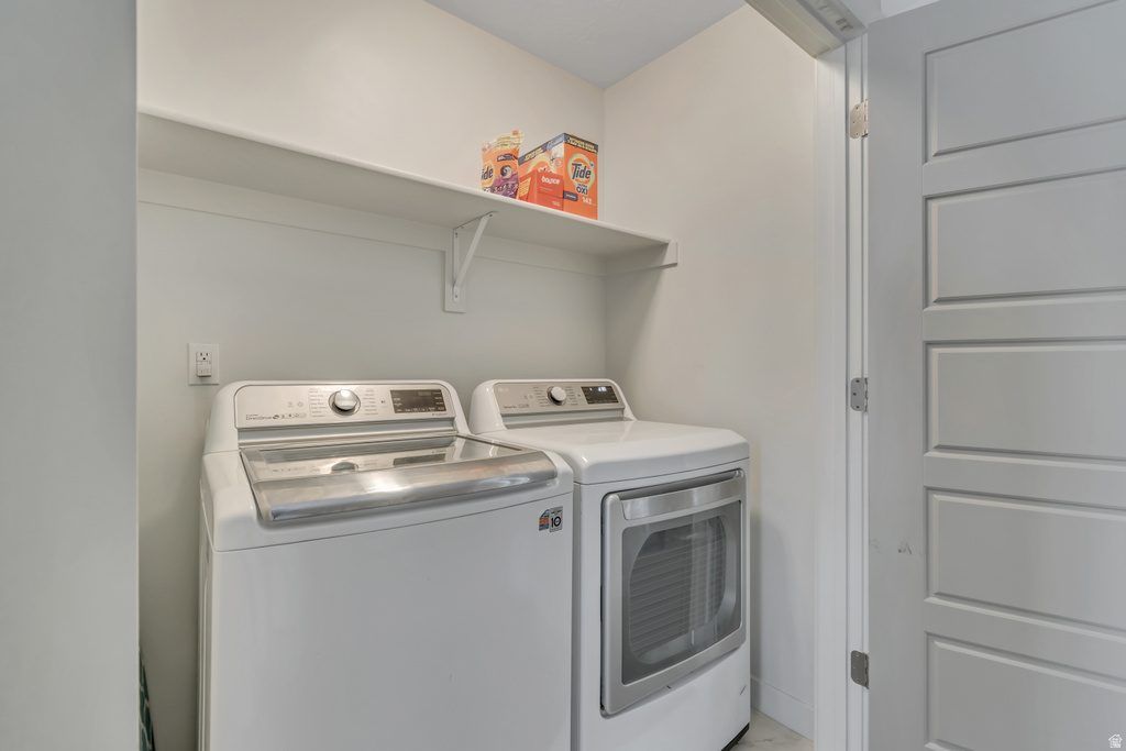 5673 N SAGEWOOD DR Stansbury Park, UT 84074