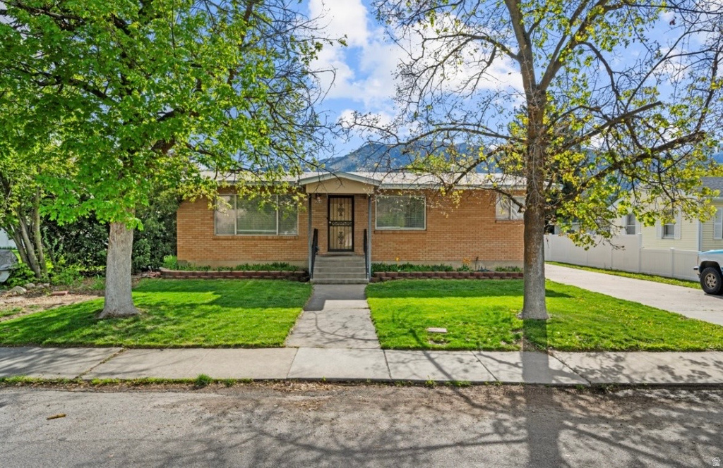 366 S 500 E River Heights, UT 84321