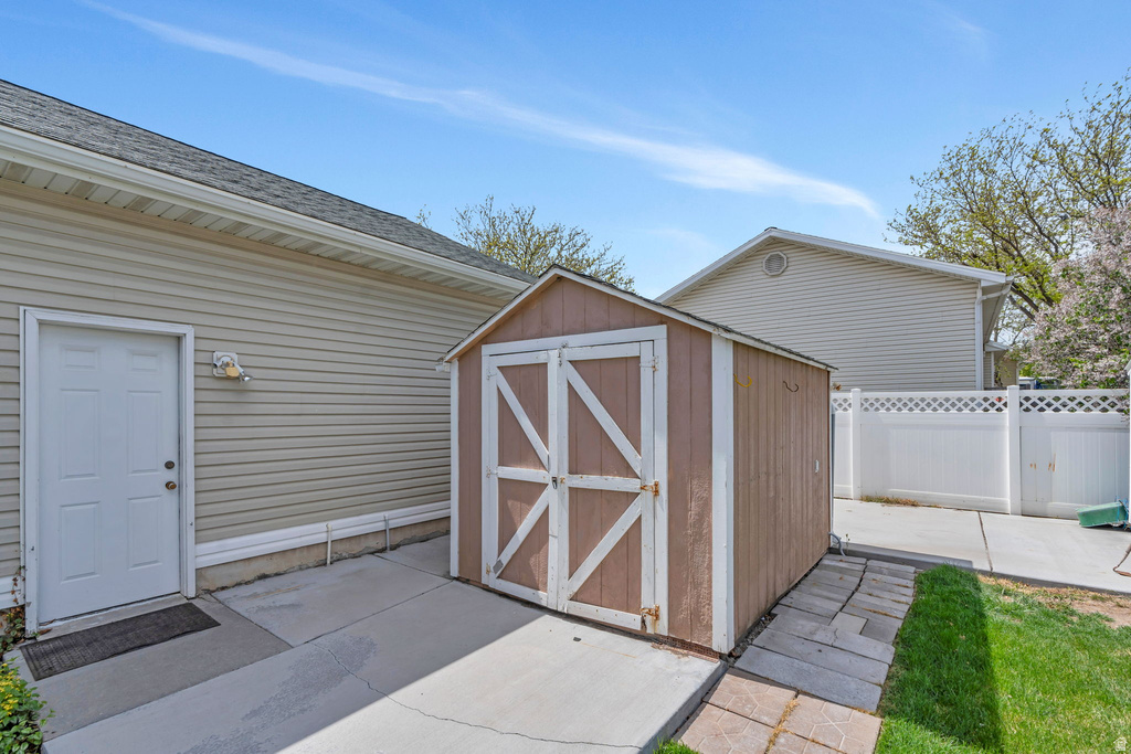 2018 W GLEN AVE Riverton, UT 84065