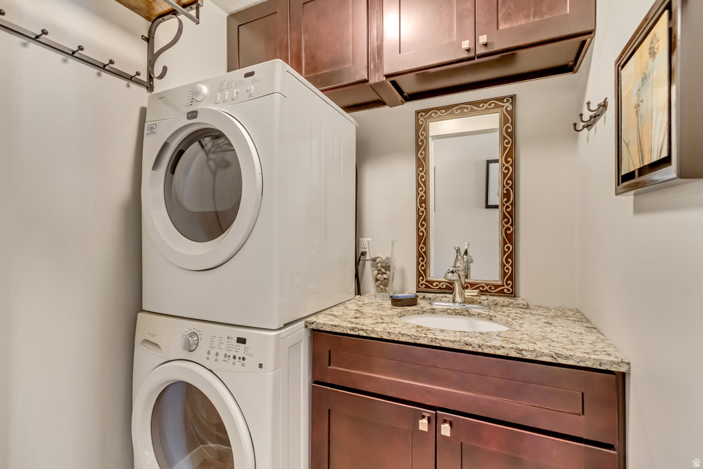 2268 W HARKER FARM LN Taylorsville, UT 84129