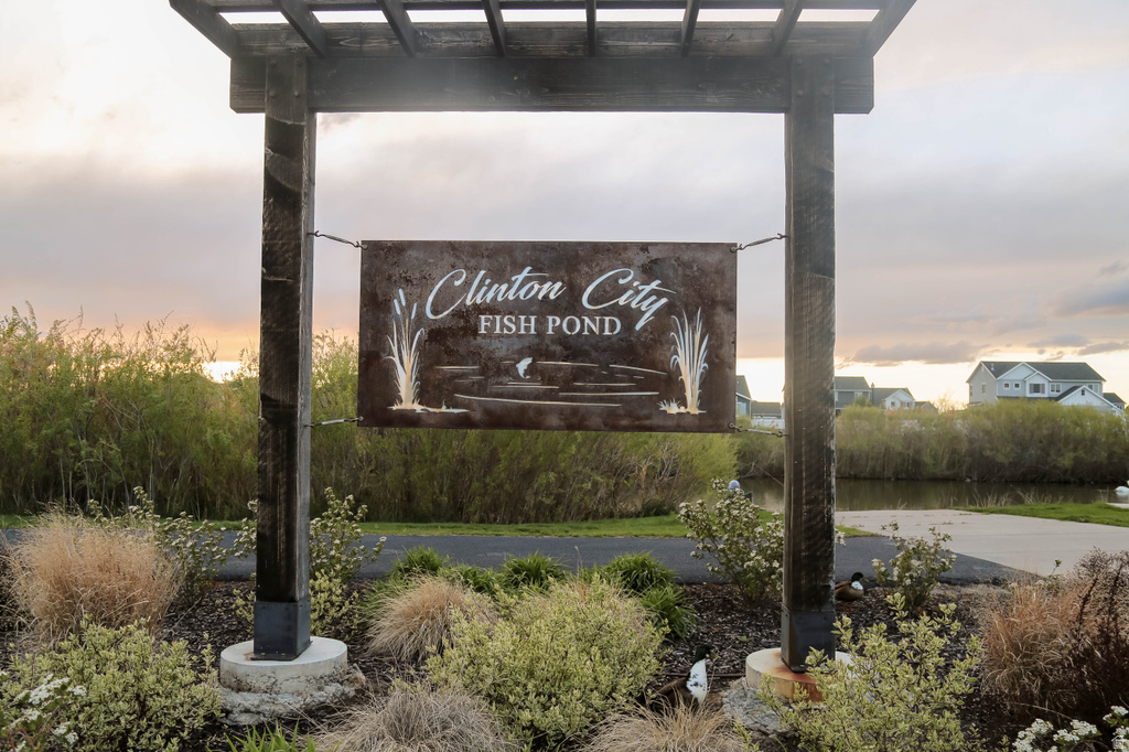 5906 S 4075 W Roy, UT 84067