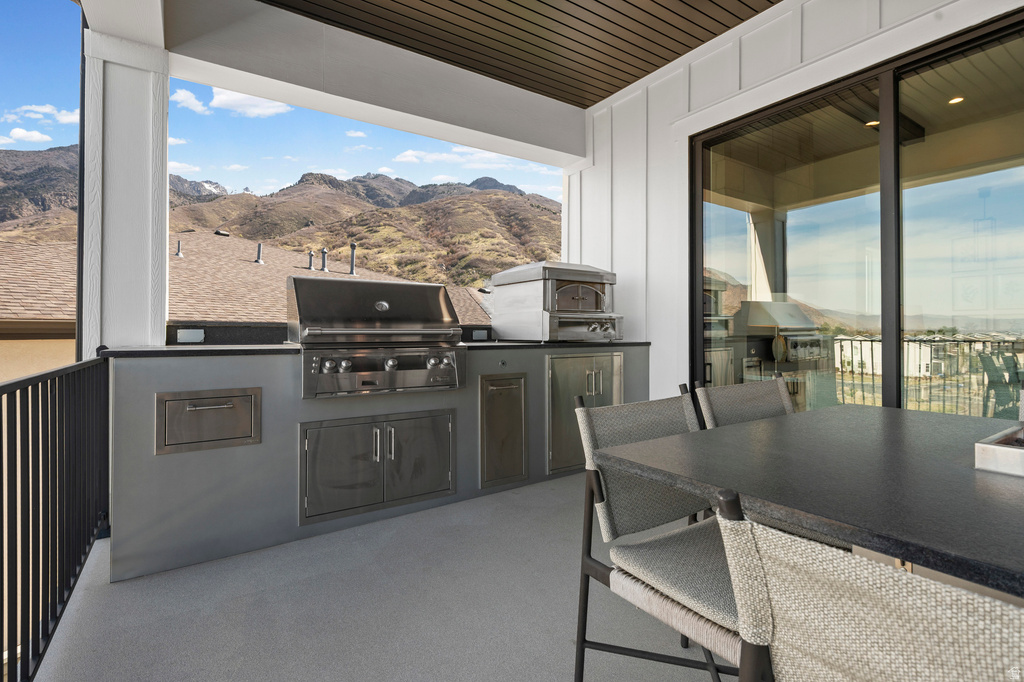 9296 S REGATTA LN Cottonwood Heights, UT 84093